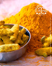 Curcuma, doigts réduits en poudre