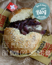 Cheeseburger avec oignons rouges, moutarde de Dijon et fromages suisse fait maison