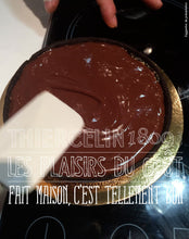 GÂTEAU AU CHOCOLAT FAÇON TARTE, crémeux chocolat tonka, crème de noisettes et chantilly chocolat au lait