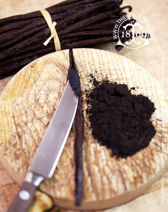 Graines de Vanille Bourbon, issues des gousses noires de Madagascar